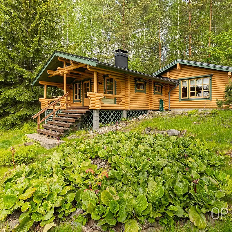 1980s Finnish Country House with Expansive Garden in Hirvensalmi