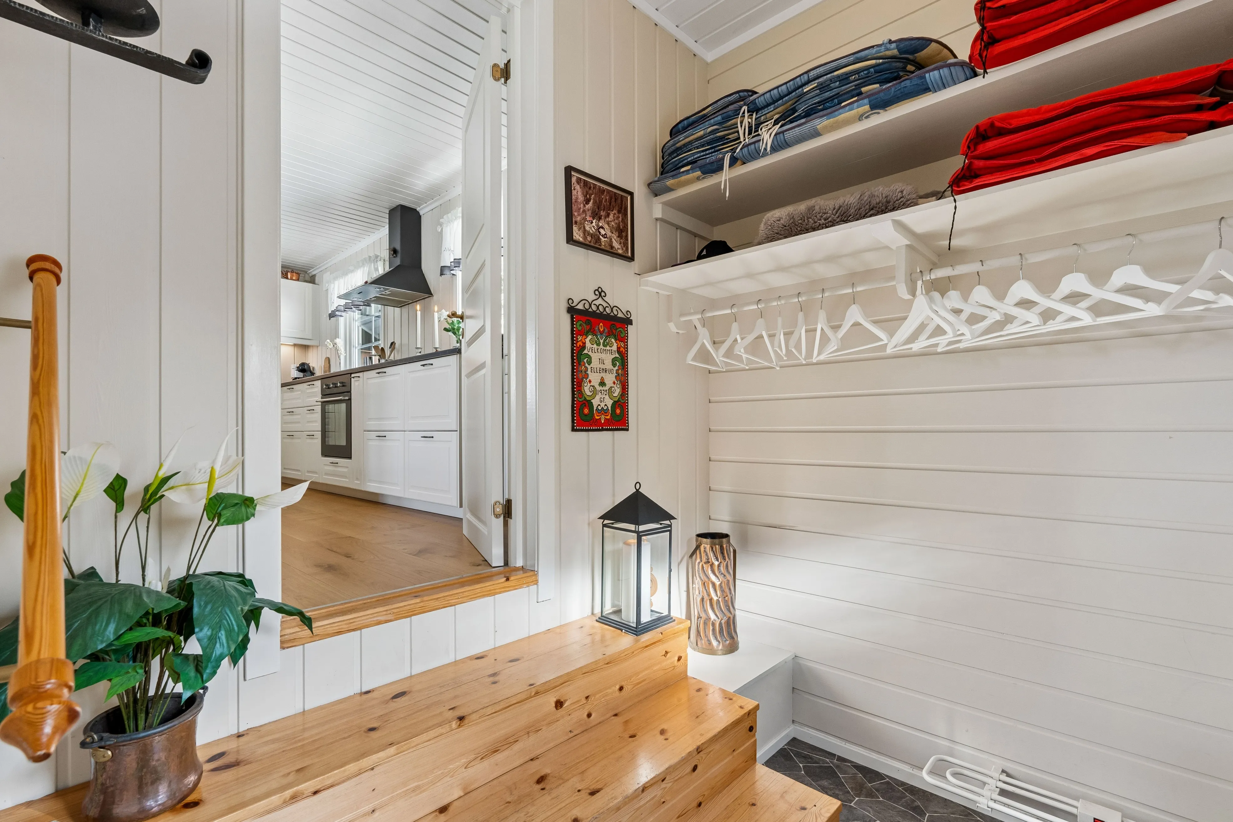 1960s Cabin in Norway's Øystre Slidre with Terrace and Garden - View image 6 of 31