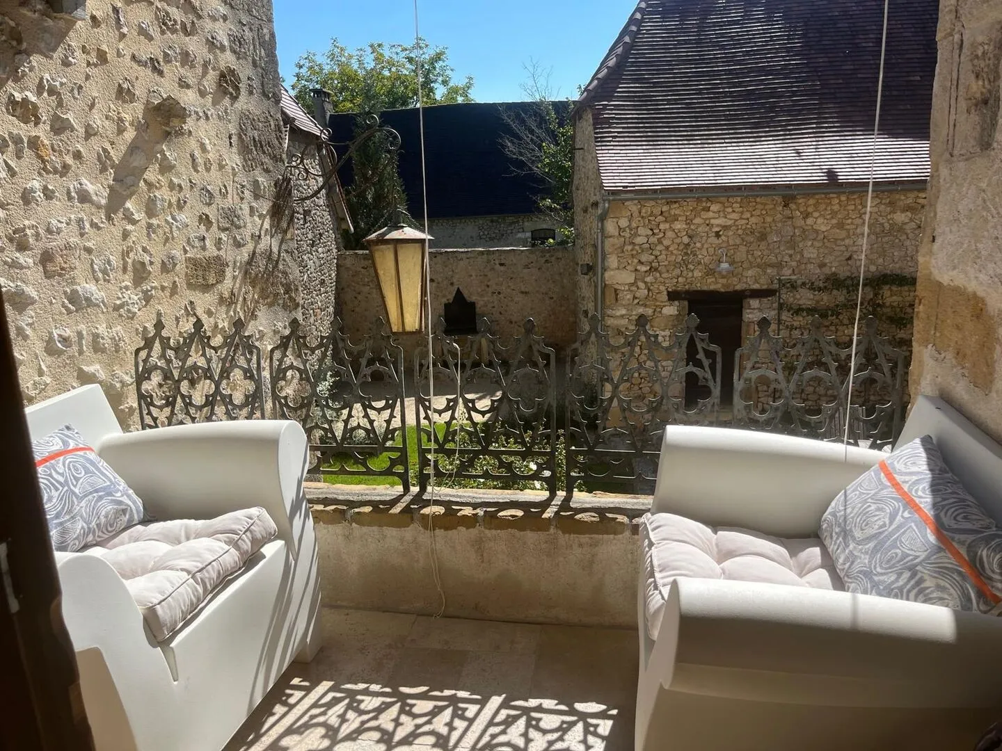 Historic 4-Bedroom House with Pool and Barns in Scenic Montignac, France - View image 16 of 34