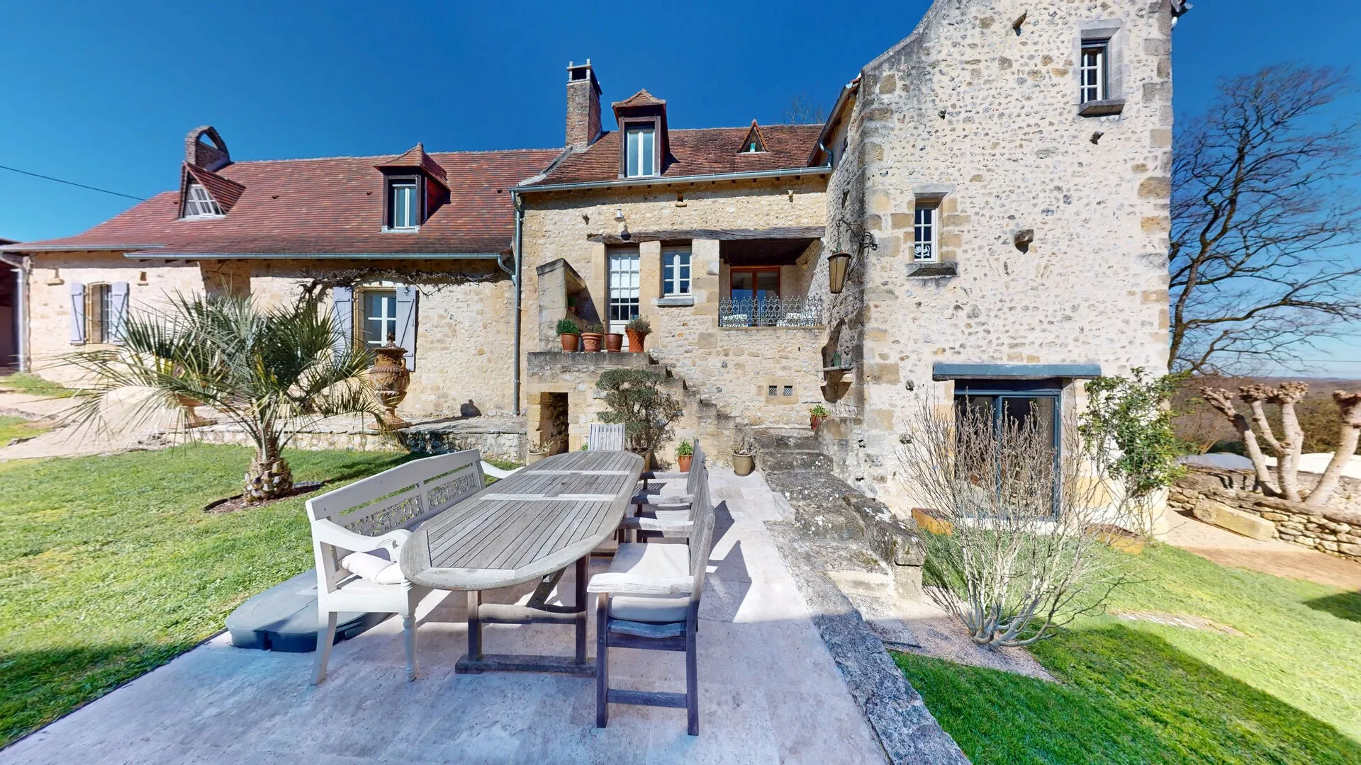 Historic 4-Bedroom House with Pool and Barns in Scenic Montignac, France - View image 24 of 34
