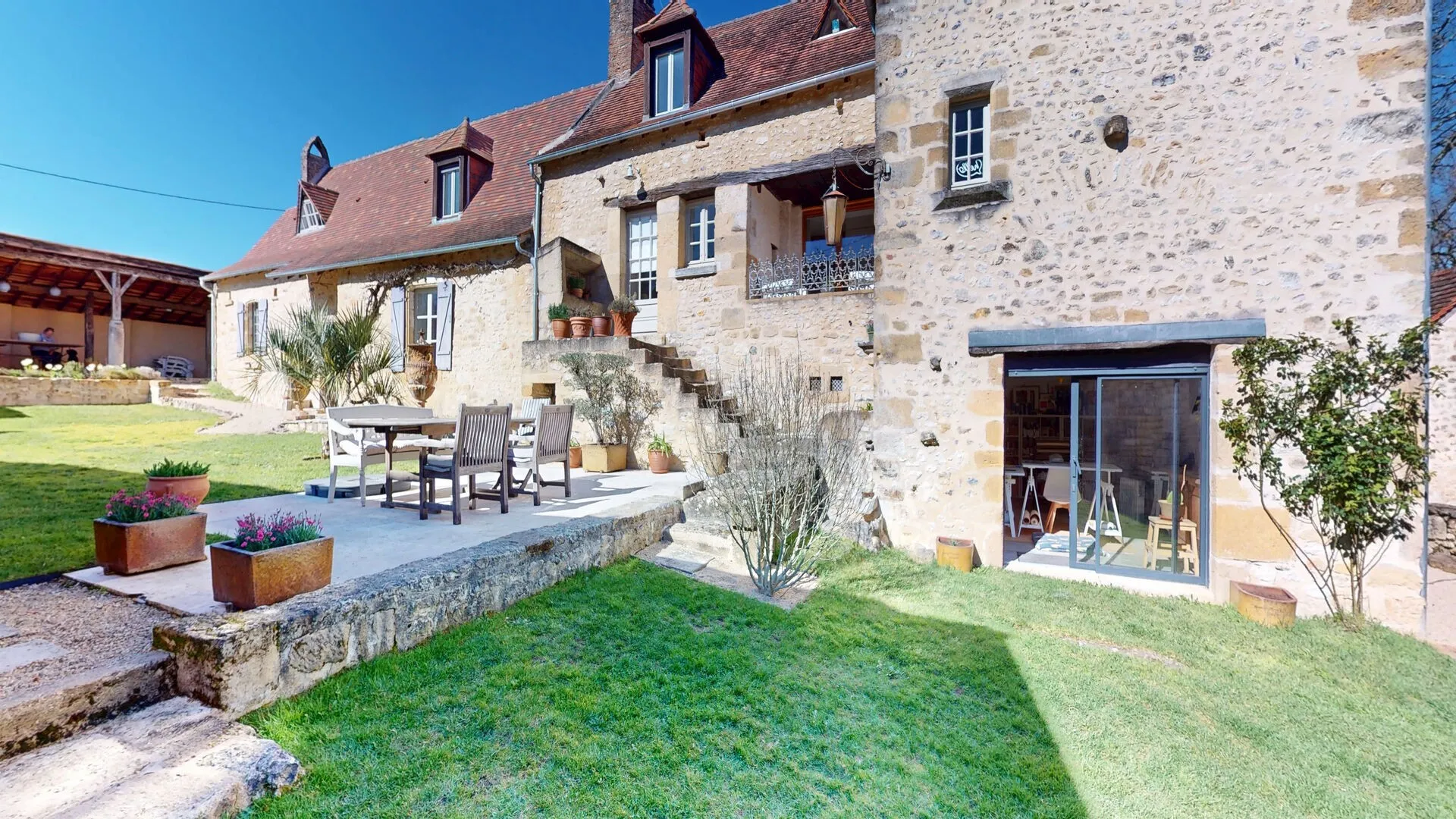 Historic 4-Bedroom House with Pool and Barns in Scenic Montignac, France - View image 31 of 34