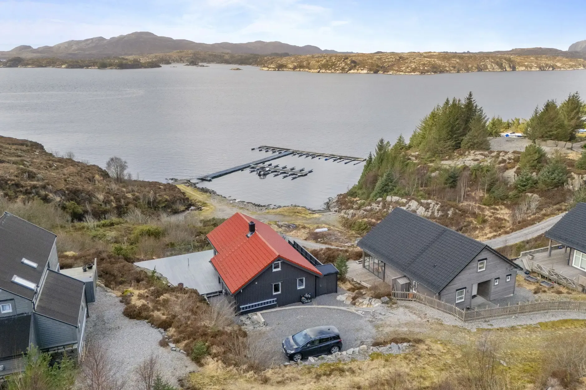 Modern 3-Bedroom Country House with Expansive Terrace in Scenic Norway - Image 1