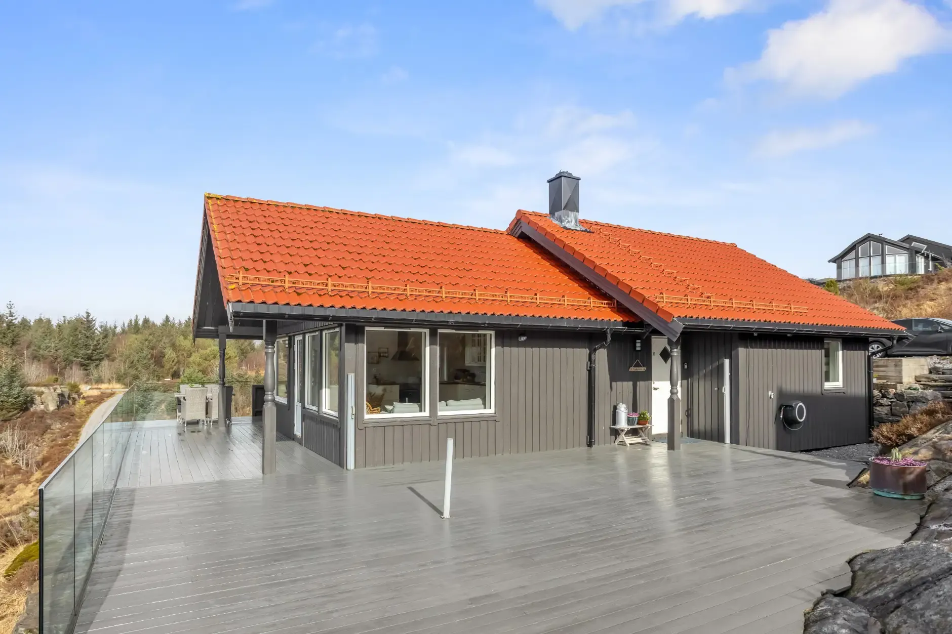Modern 3-Bedroom Country House with Expansive Terrace in Scenic Norway - Image 3