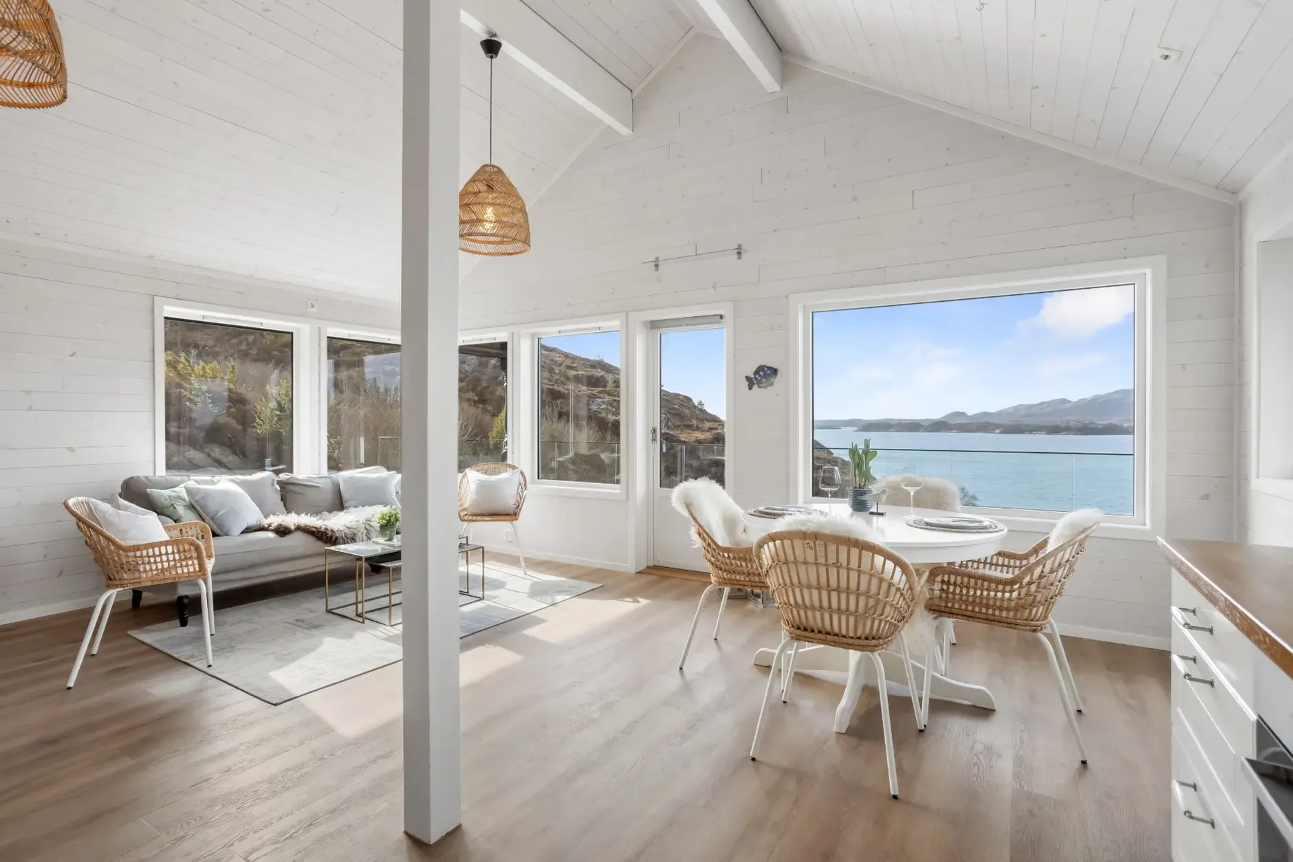 Modern 3-Bedroom Country House with Expansive Terrace in Scenic Norway - View image 8 of 35