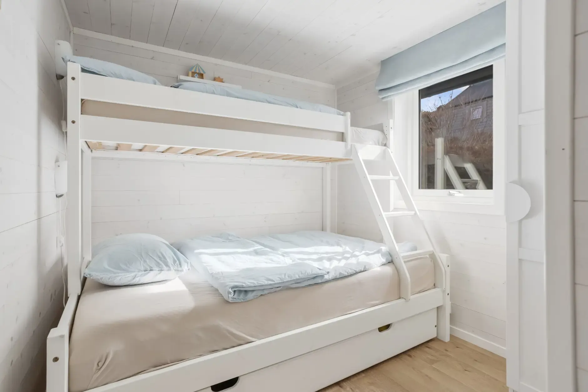 Modern 3-Bedroom Country House with Expansive Terrace in Scenic Norway - View image 18 of 35