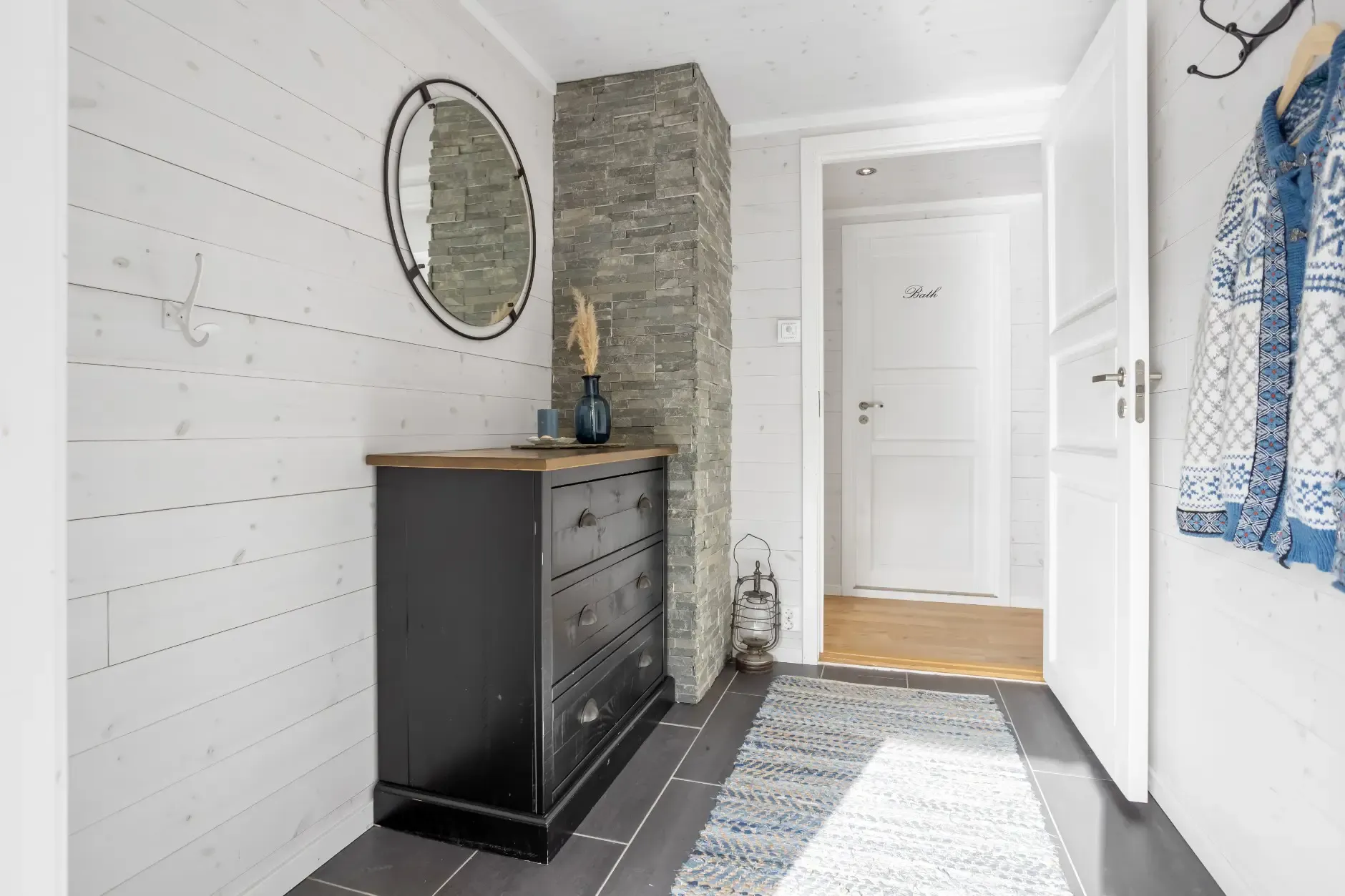 Modern 3-Bedroom Country House with Expansive Terrace in Scenic Norway - View image 20 of 35