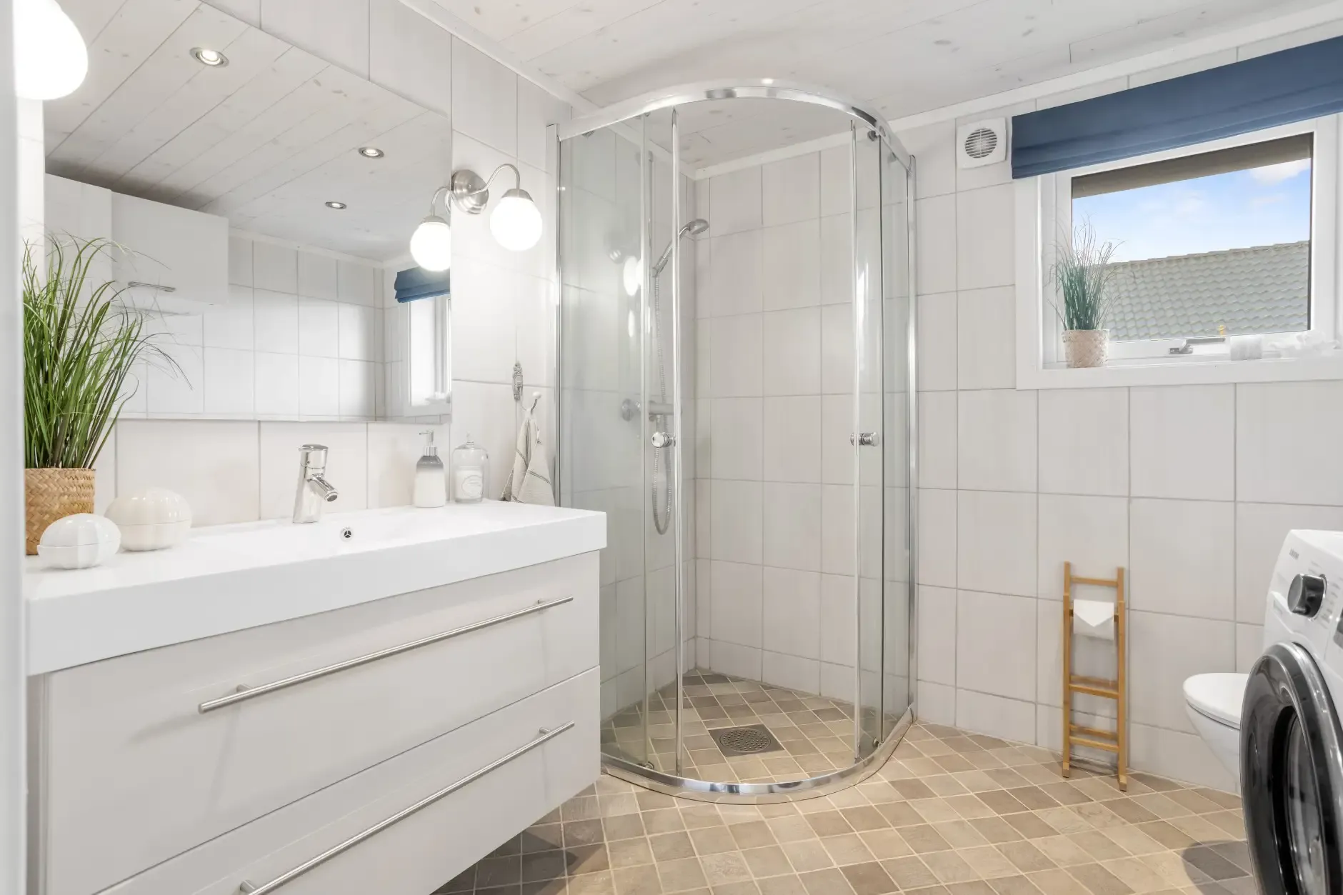 Modern 3-Bedroom Country House with Expansive Terrace in Scenic Norway - View image 21 of 35