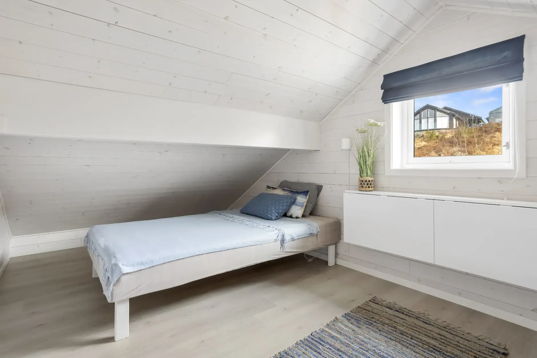 Modern 3-Bedroom Country House with Expansive Terrace in Scenic Norway - View image 25 of 35