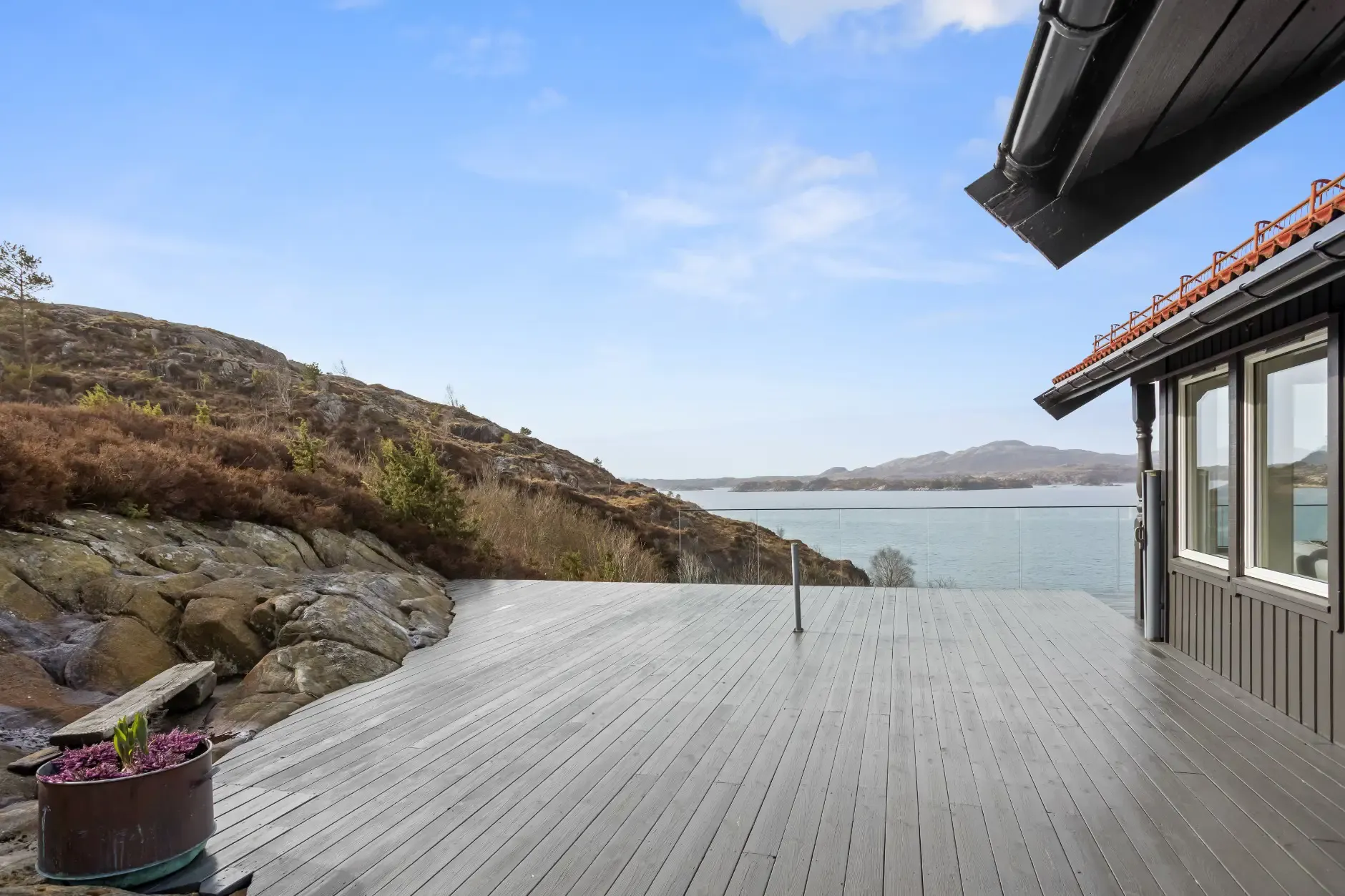 Modern 3-Bedroom Country House with Expansive Terrace in Scenic Norway - View image 33 of 35