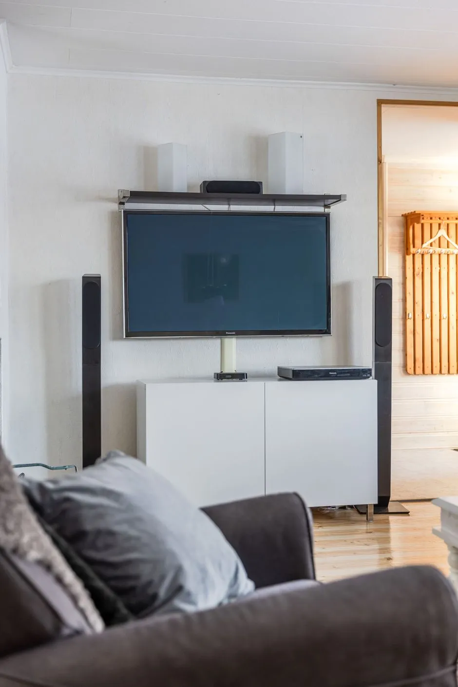 1960s Swedish Retreat: 4-Bedroom Home on Expansive Lot in Funäsdalen - View image 8 of 29