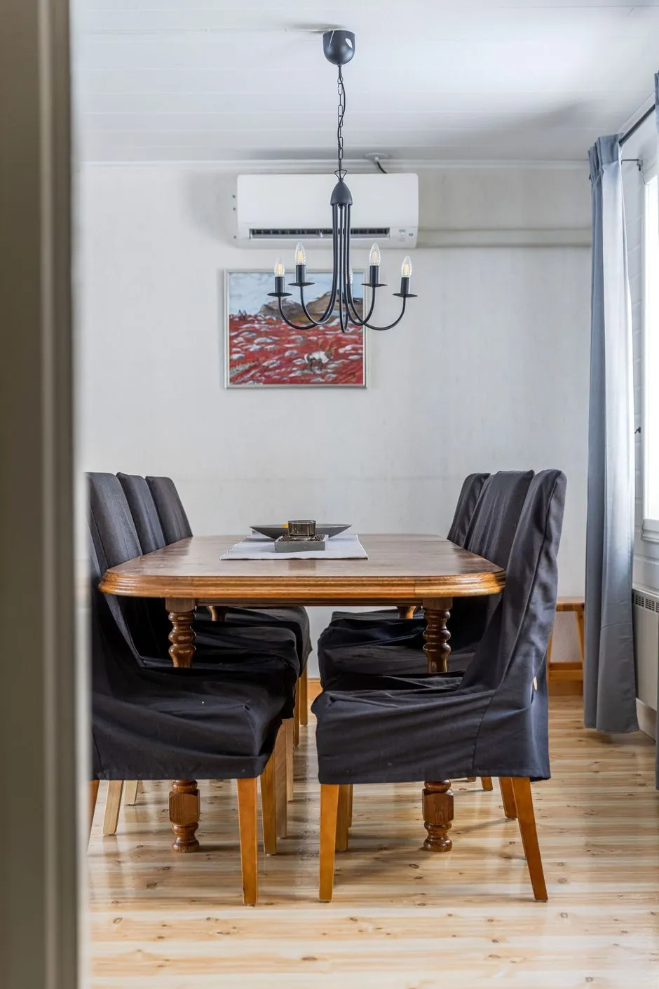 1960s Swedish Retreat: 4-Bedroom Home on Expansive Lot in Funäsdalen - View image 11 of 29