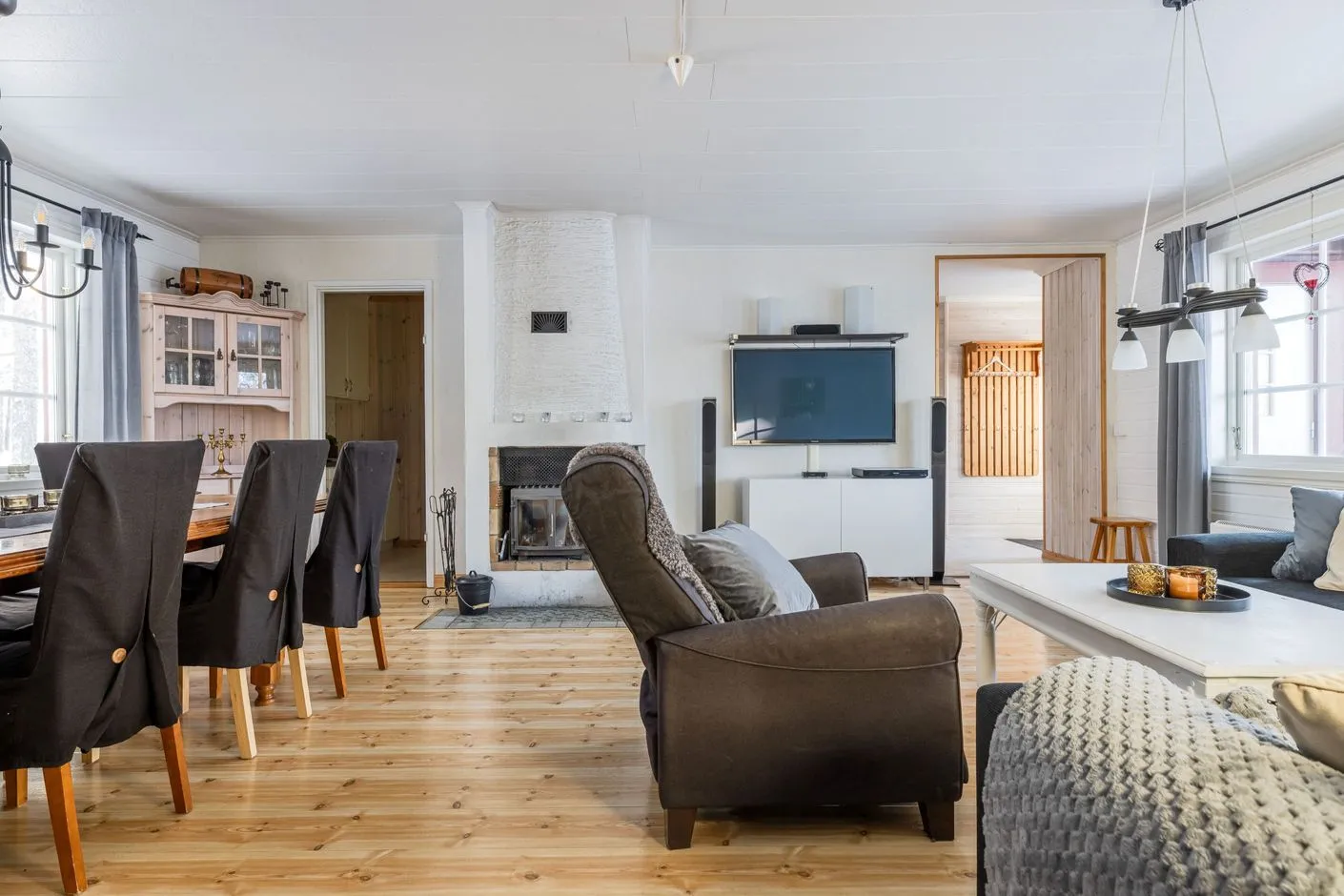 1960s Swedish Retreat: 4-Bedroom Home on Expansive Lot in Funäsdalen - View image 13 of 29