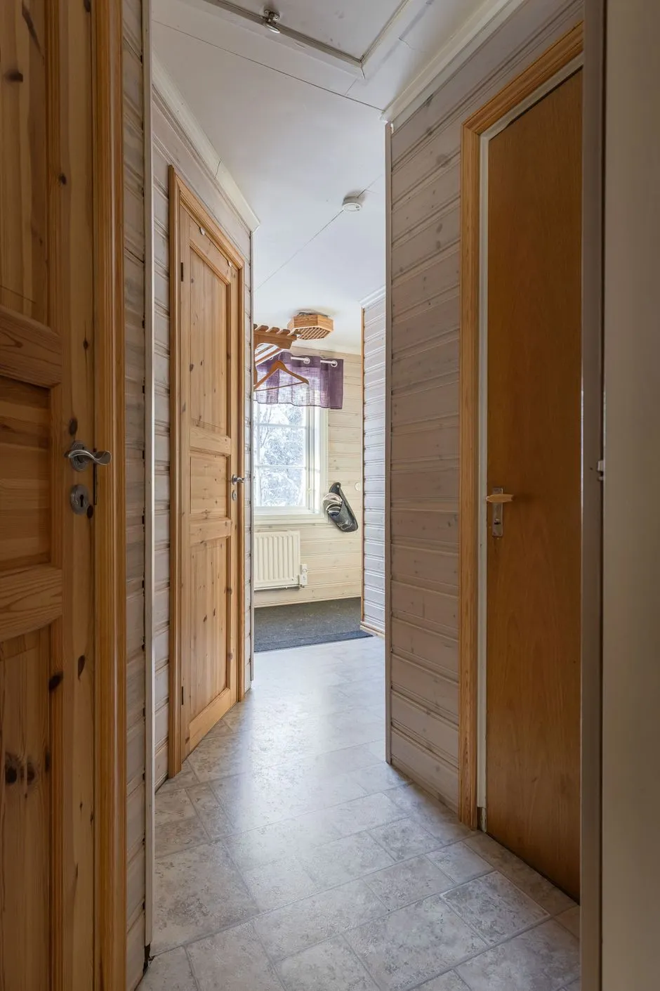 1960s Swedish Retreat: 4-Bedroom Home on Expansive Lot in Funäsdalen - View image 18 of 29