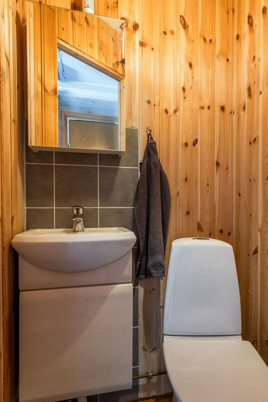 1960s Swedish Retreat: 4-Bedroom Home on Expansive Lot in Funäsdalen - View image 23 of 29