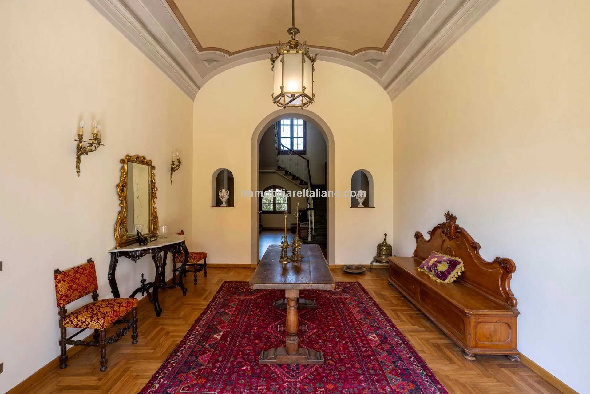 Tuscan Villa with Expansive Grounds and 6 Bedrooms in Pontedera, Pisa - View image 8 of 43