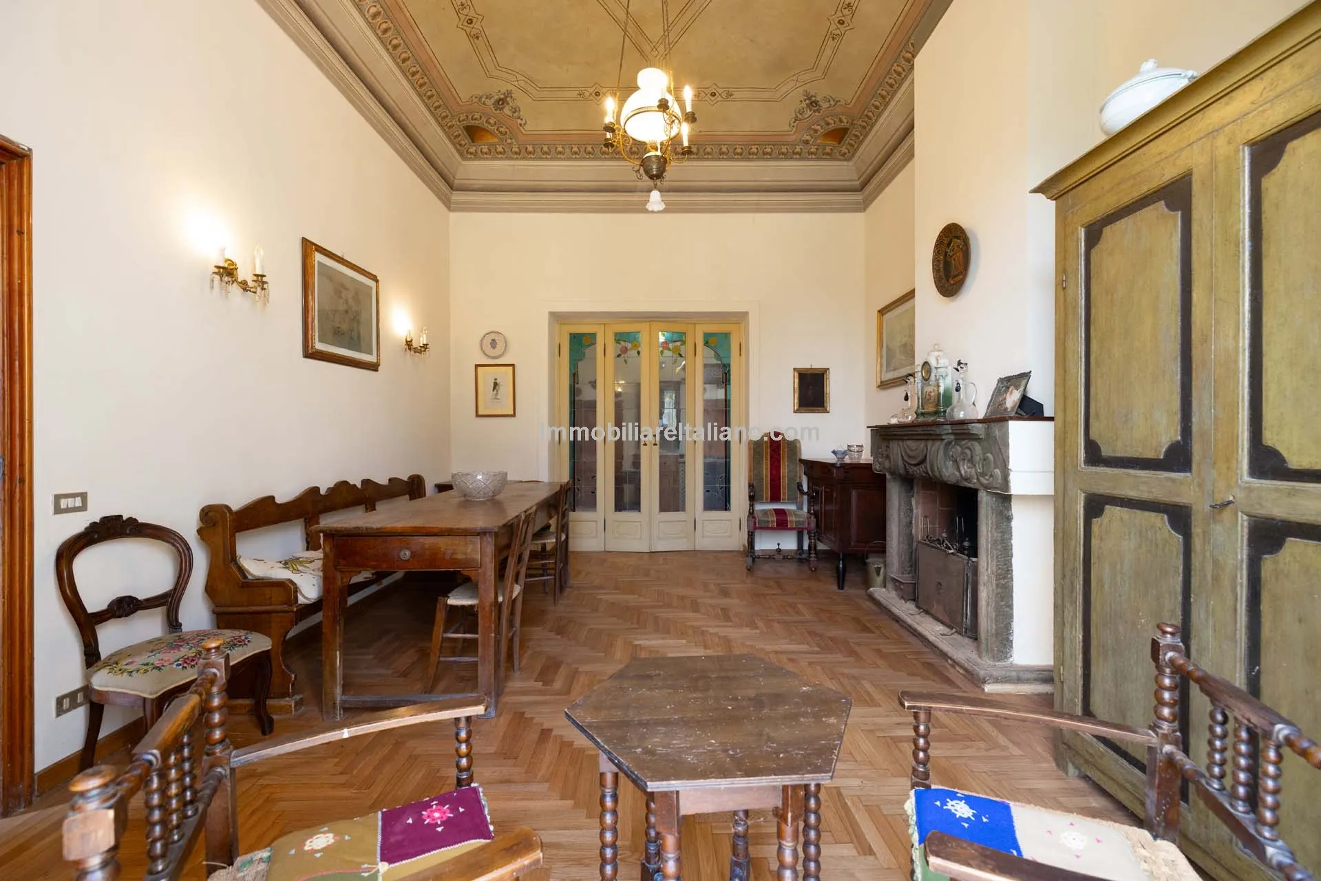 Tuscan Villa with Expansive Grounds and 6 Bedrooms in Pontedera, Pisa - View image 11 of 43