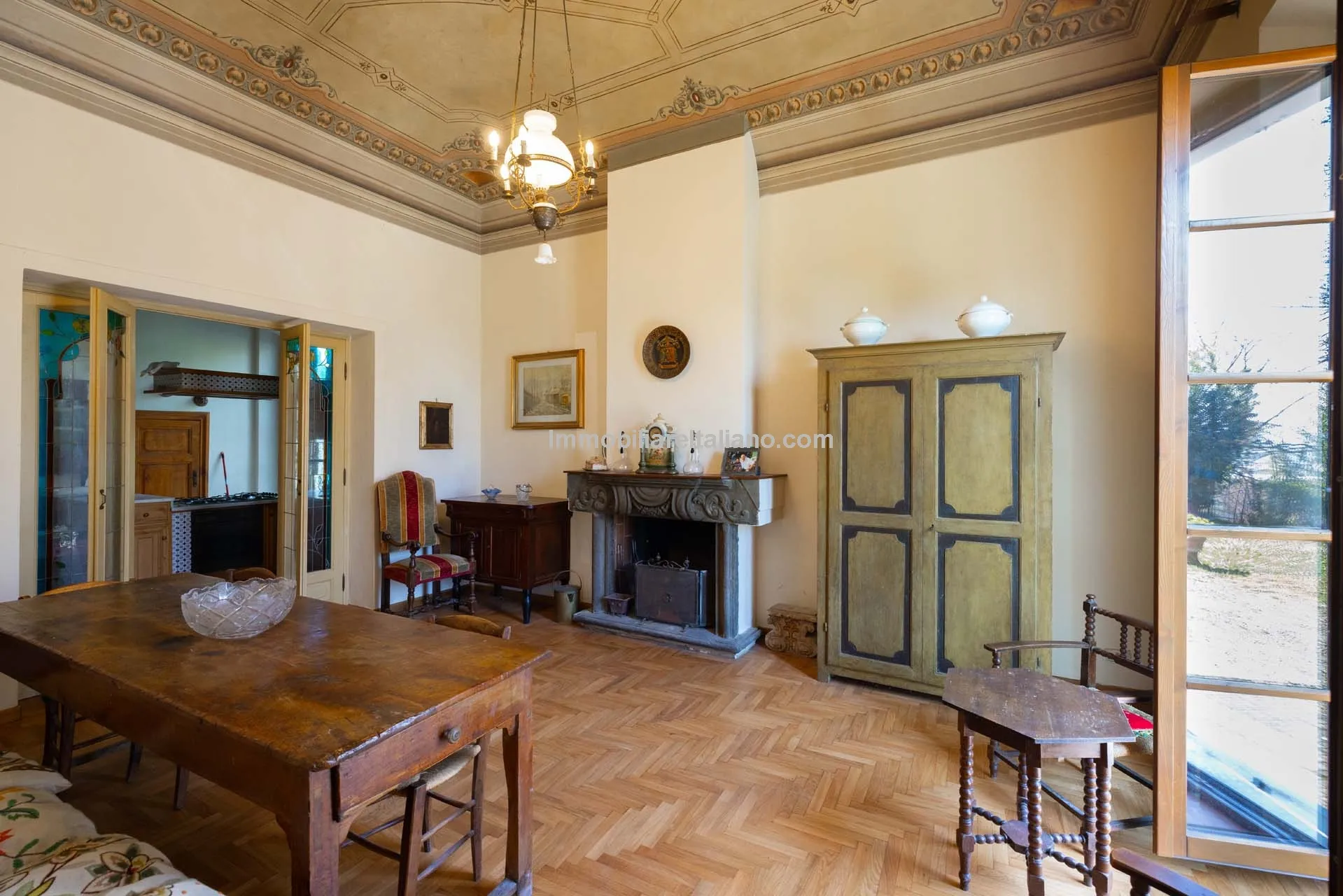 Tuscan Villa with Expansive Grounds and 6 Bedrooms in Pontedera, Pisa - View image 12 of 43