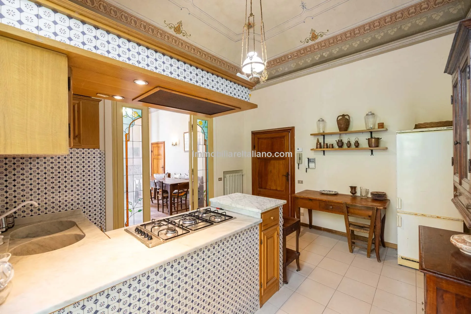 Tuscan Villa with Expansive Grounds and 6 Bedrooms in Pontedera, Pisa - View image 16 of 43