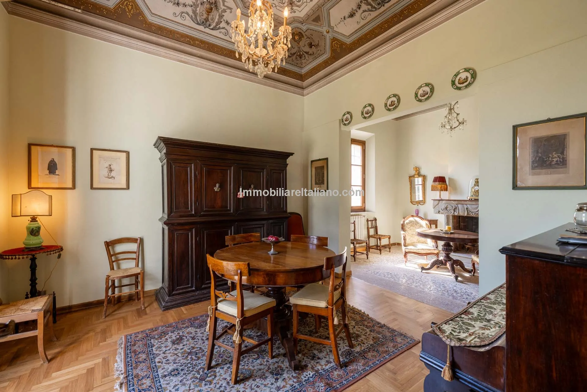 Tuscan Villa with Expansive Grounds and 6 Bedrooms in Pontedera, Pisa - View image 18 of 43
