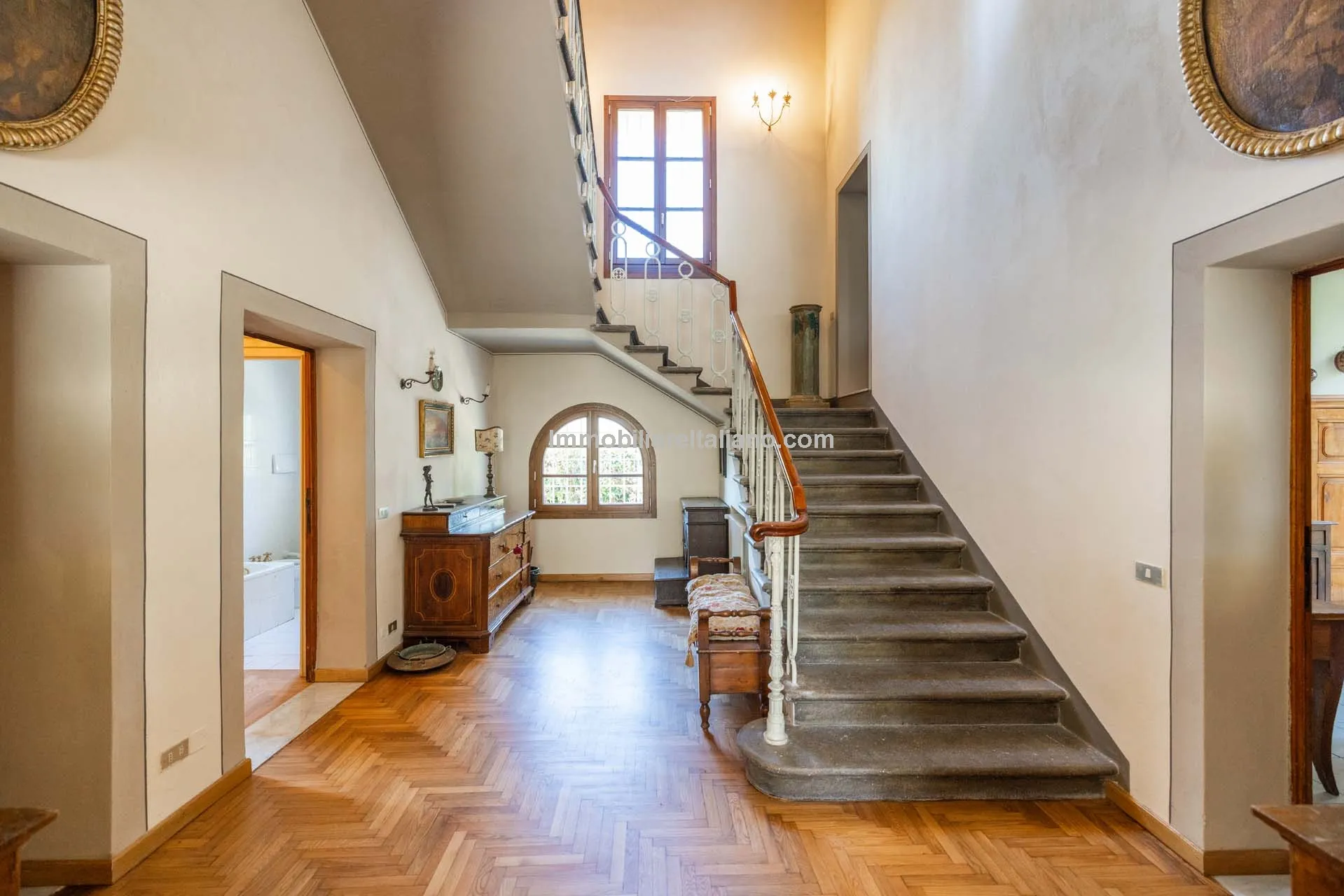 Tuscan Villa with Expansive Grounds and 6 Bedrooms in Pontedera, Pisa - View image 24 of 43