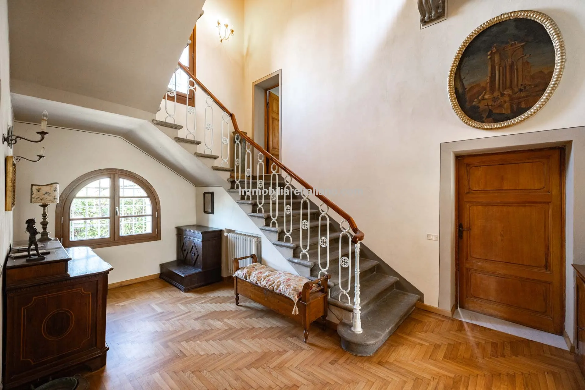 Tuscan Villa with Expansive Grounds and 6 Bedrooms in Pontedera, Pisa - View image 25 of 43