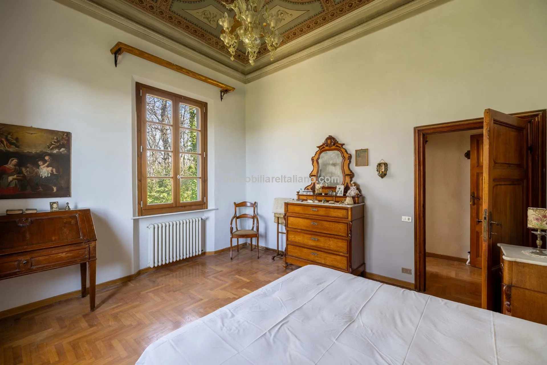 Tuscan Villa with Expansive Grounds and 6 Bedrooms in Pontedera, Pisa - View image 27 of 43