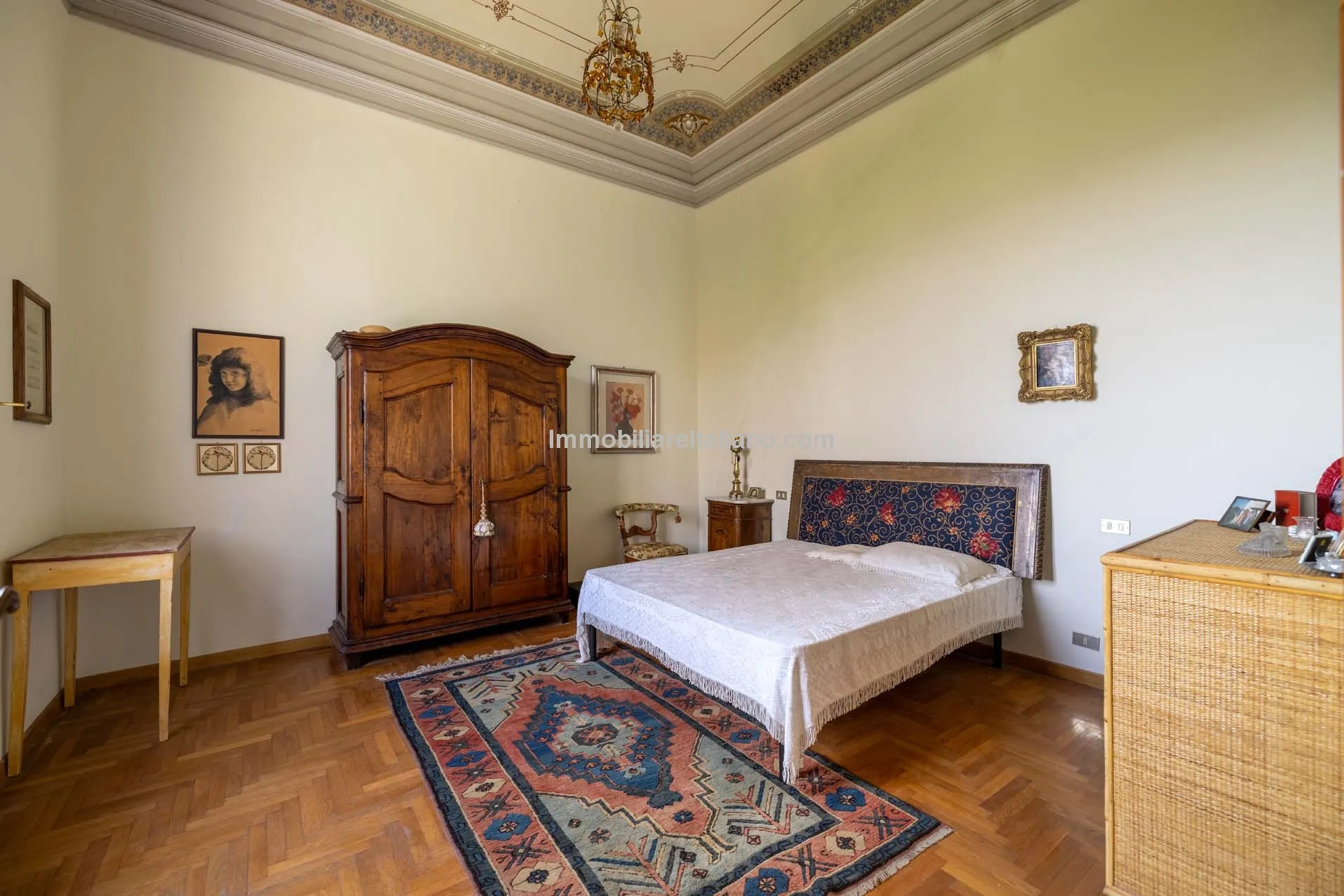 Tuscan Villa with Expansive Grounds and 6 Bedrooms in Pontedera, Pisa - View image 32 of 43