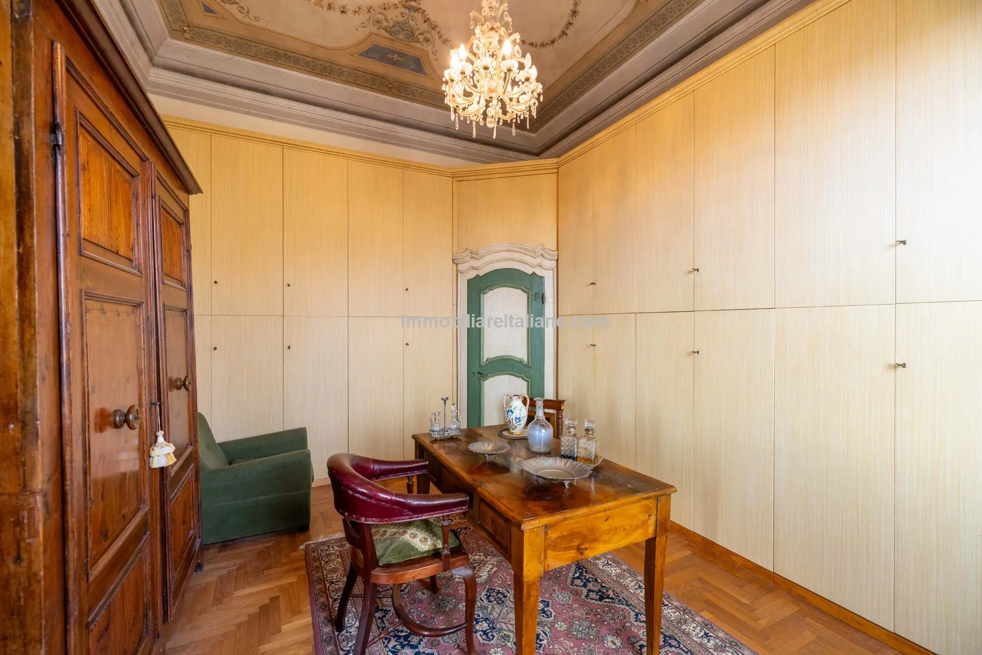 Tuscan Villa with Expansive Grounds and 6 Bedrooms in Pontedera, Pisa - View image 34 of 43