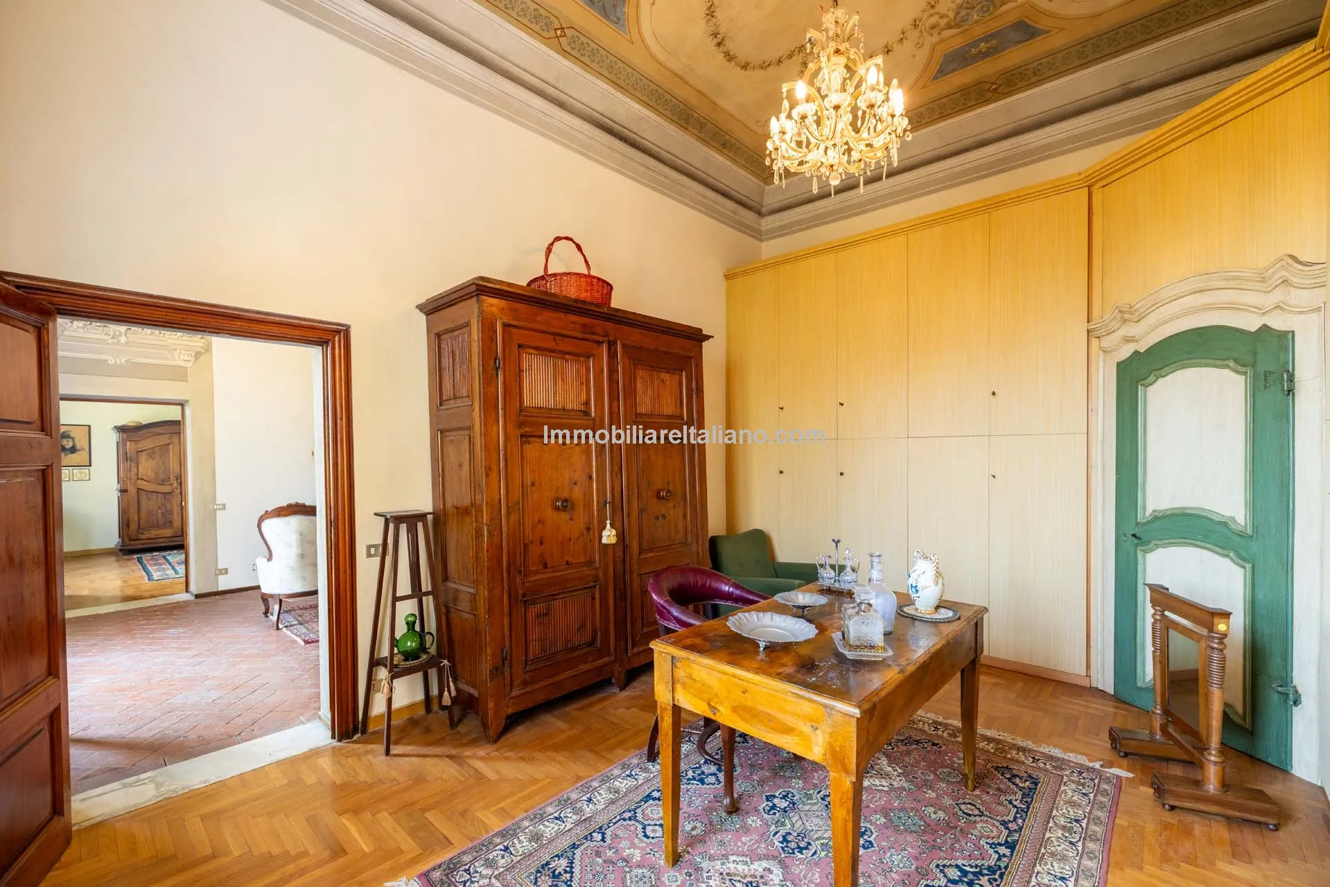 Tuscan Villa with Expansive Grounds and 6 Bedrooms in Pontedera, Pisa - View image 35 of 43