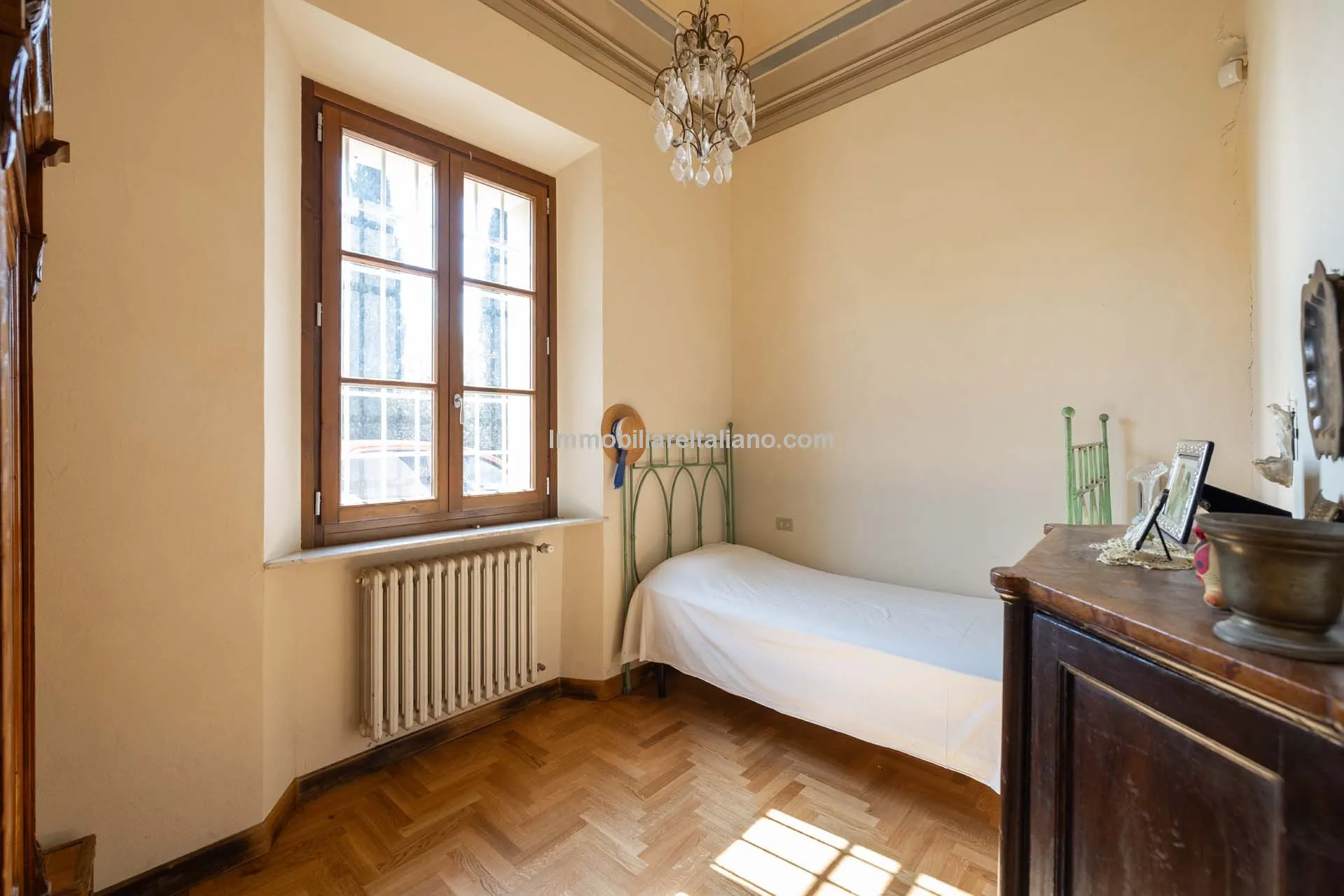 Tuscan Villa with Expansive Grounds and 6 Bedrooms in Pontedera, Pisa - View image 43 of 43