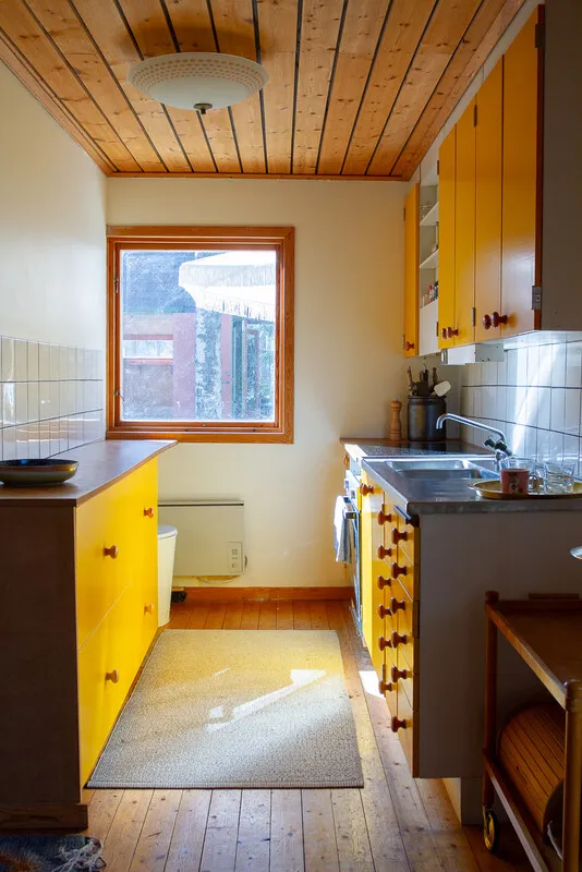 1970s Swedish Country House with Expansive Garden in Muskö - View image 10 of 36