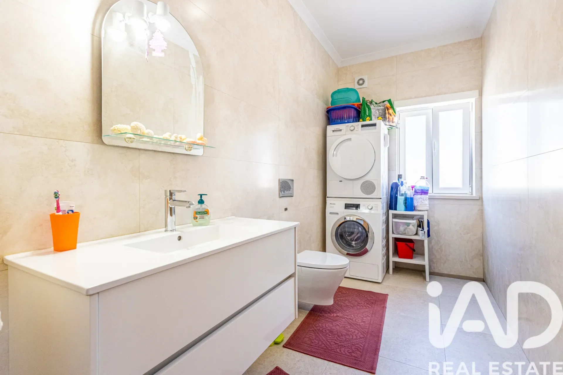 Contemporary 4-Bedroom Villa with Pool and Garden in Coastal Nadadouro - View image 27 of 40