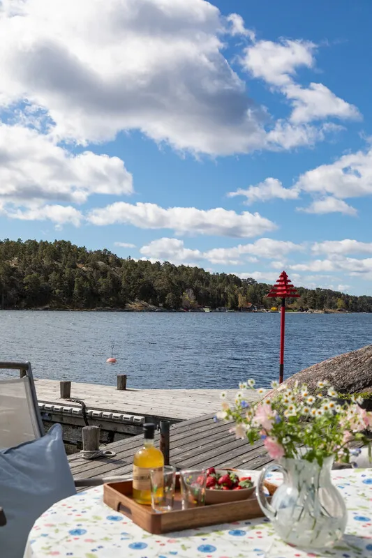 Mid-Century 3-Bedroom Cabin with Expansive Grounds in Scenic Dalarö, Sweden - View image 10 of 50