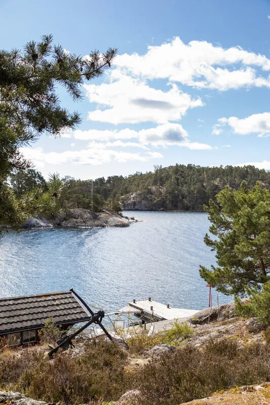 Mid-Century 3-Bedroom Cabin with Expansive Grounds in Scenic Dalarö, Sweden - View image 17 of 50
