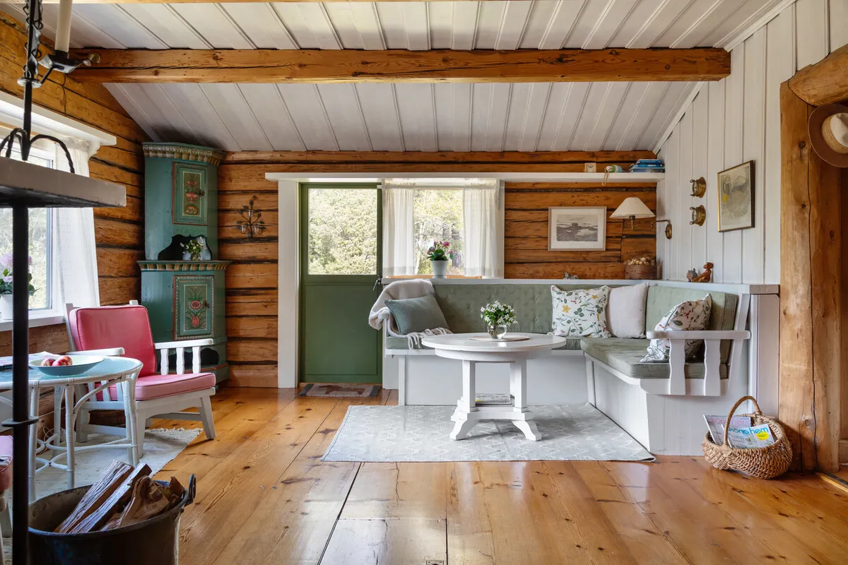 Mid-Century 3-Bedroom Cabin with Expansive Grounds in Scenic Dalarö, Sweden - View image 22 of 50