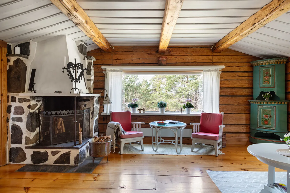 Mid-Century 3-Bedroom Cabin with Expansive Grounds in Scenic Dalarö, Sweden - View image 23 of 50