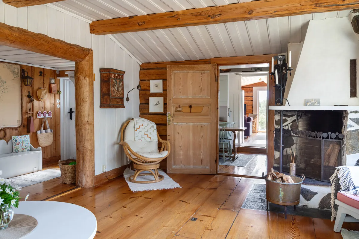 Mid-Century 3-Bedroom Cabin with Expansive Grounds in Scenic Dalarö, Sweden - View image 24 of 50