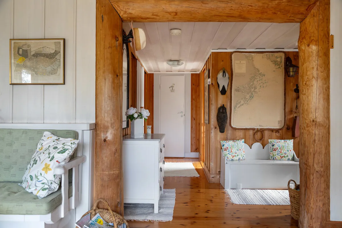 Mid-Century 3-Bedroom Cabin with Expansive Grounds in Scenic Dalarö, Sweden - View image 25 of 50