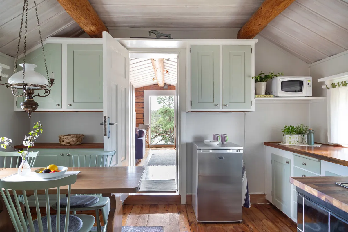 Mid-Century 3-Bedroom Cabin with Expansive Grounds in Scenic Dalarö, Sweden - View image 26 of 50