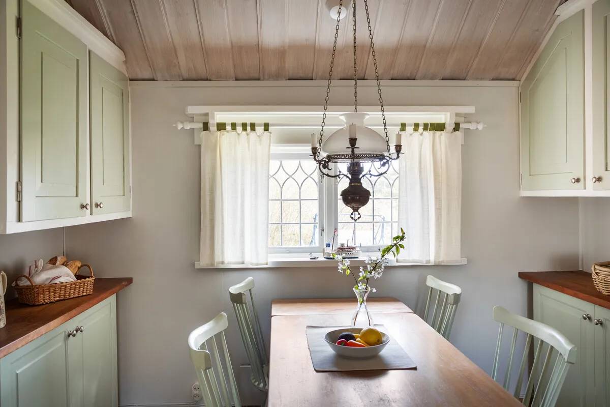 Mid-Century 3-Bedroom Cabin with Expansive Grounds in Scenic Dalarö, Sweden - View image 27 of 50