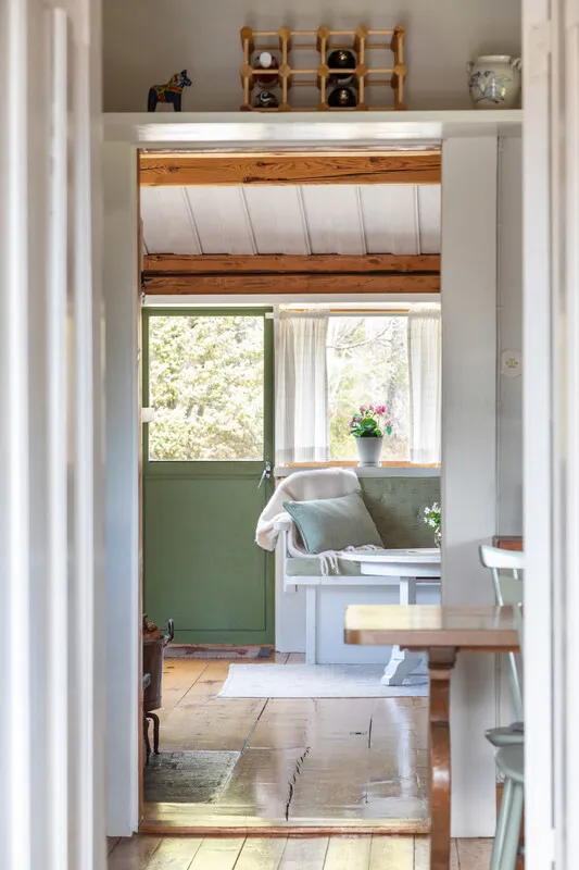 Mid-Century 3-Bedroom Cabin with Expansive Grounds in Scenic Dalarö, Sweden - View image 33 of 50