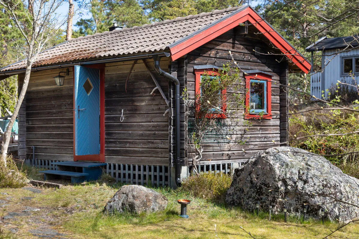 Mid-Century 3-Bedroom Cabin with Expansive Grounds in Scenic Dalarö, Sweden - View image 41 of 50