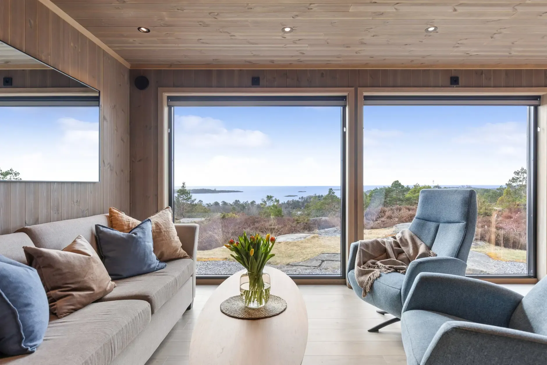 Modern 3-Bedroom Cabin in Grimstad with Sea Views and Expansive Terrace - View image 6 of 28