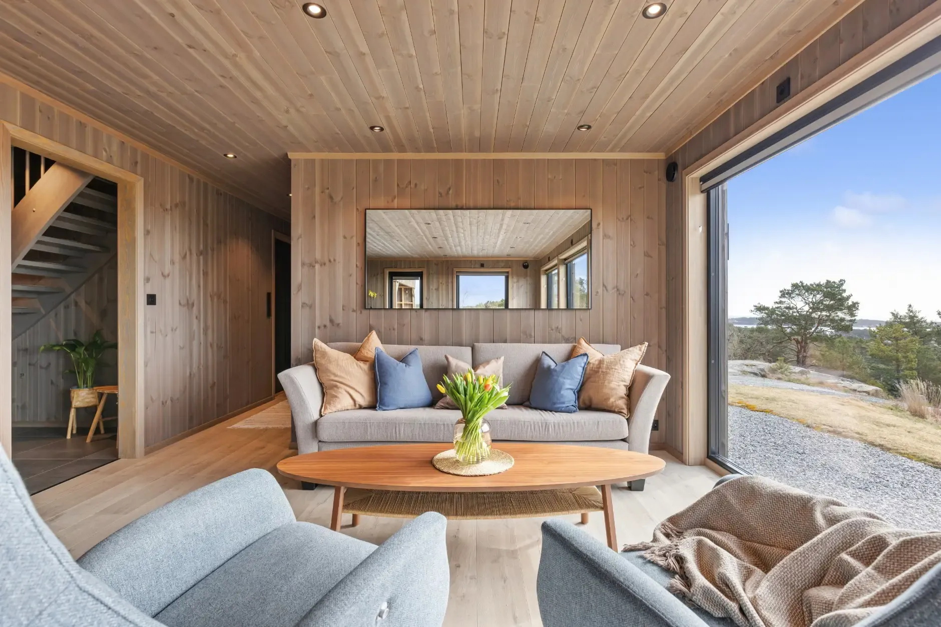 Modern 3-Bedroom Cabin in Grimstad with Sea Views and Expansive Terrace - View image 7 of 28