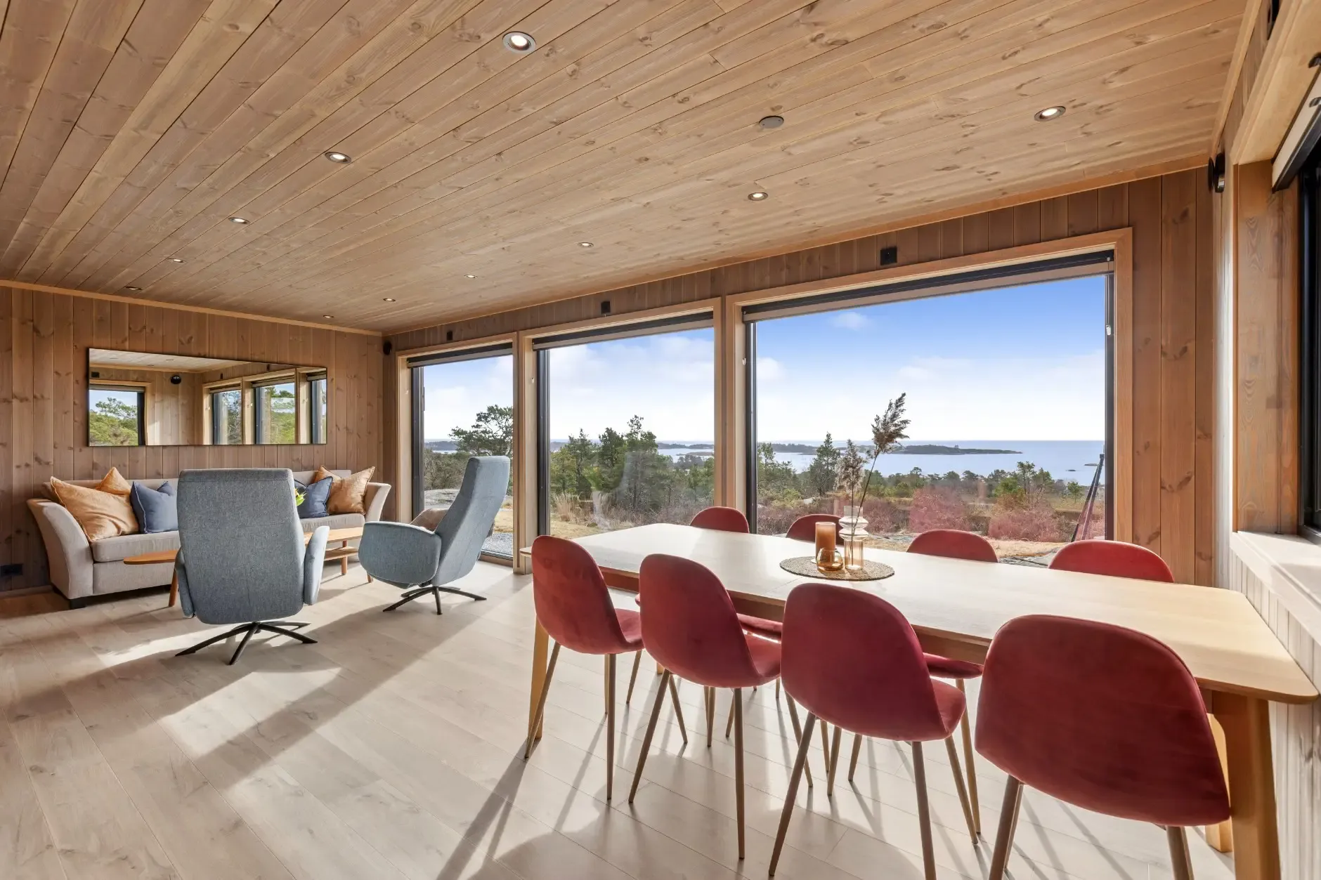 Modern 3-Bedroom Cabin in Grimstad with Sea Views and Expansive Terrace - View image 9 of 28