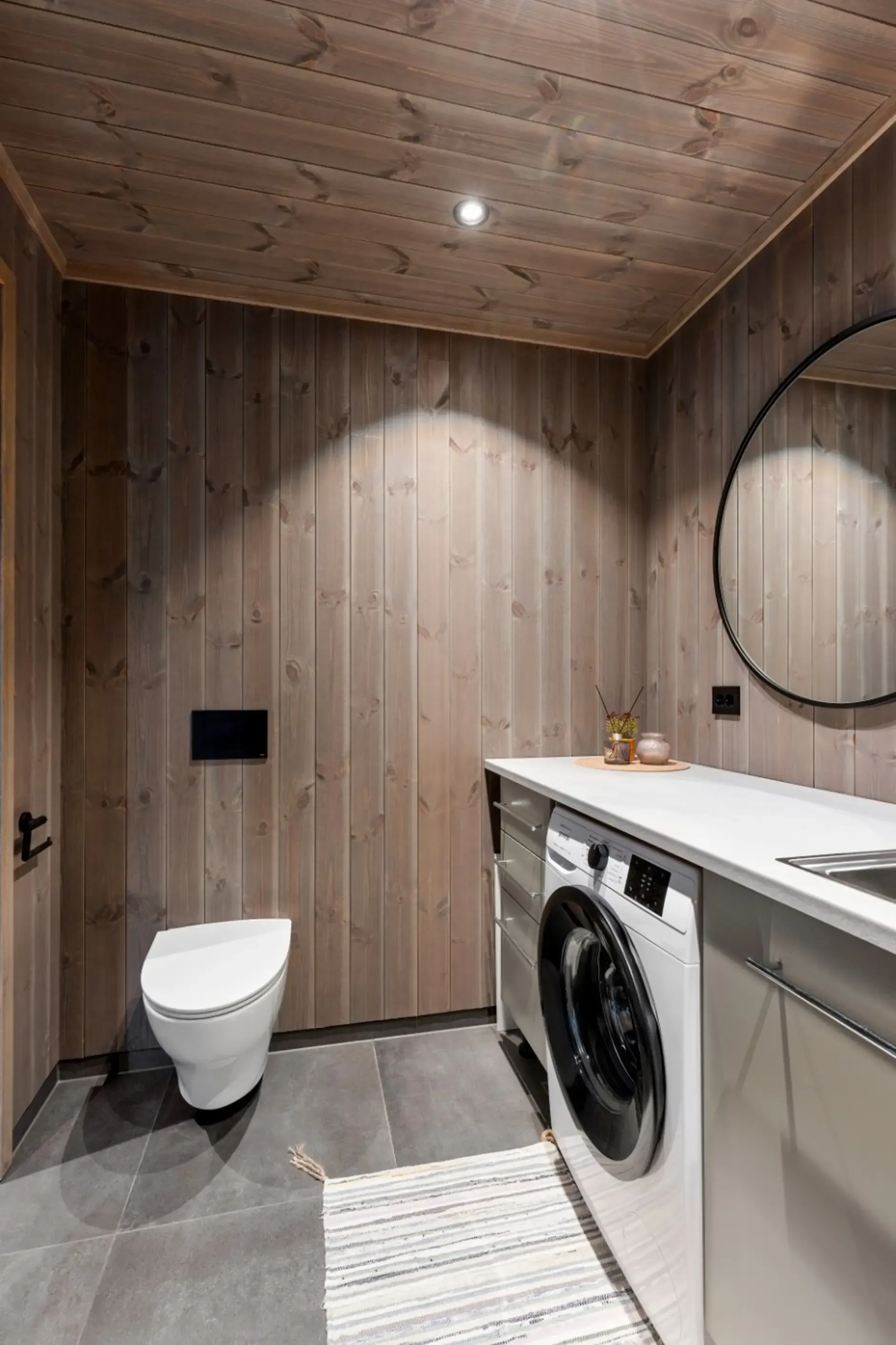 Modern 3-Bedroom Cabin in Grimstad with Sea Views and Expansive Terrace - View image 19 of 28