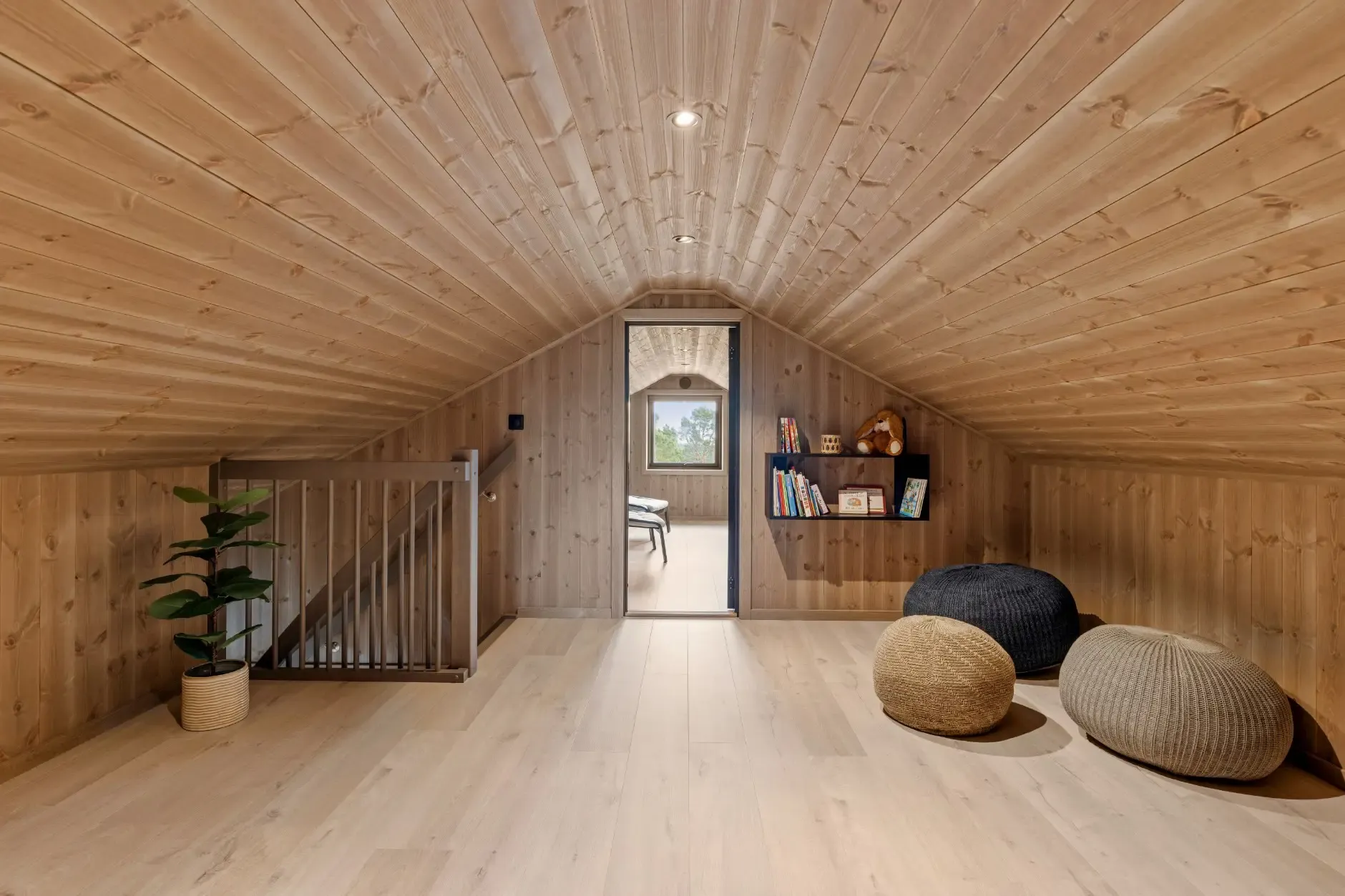 Modern 3-Bedroom Cabin in Grimstad with Sea Views and Expansive Terrace - View image 23 of 28