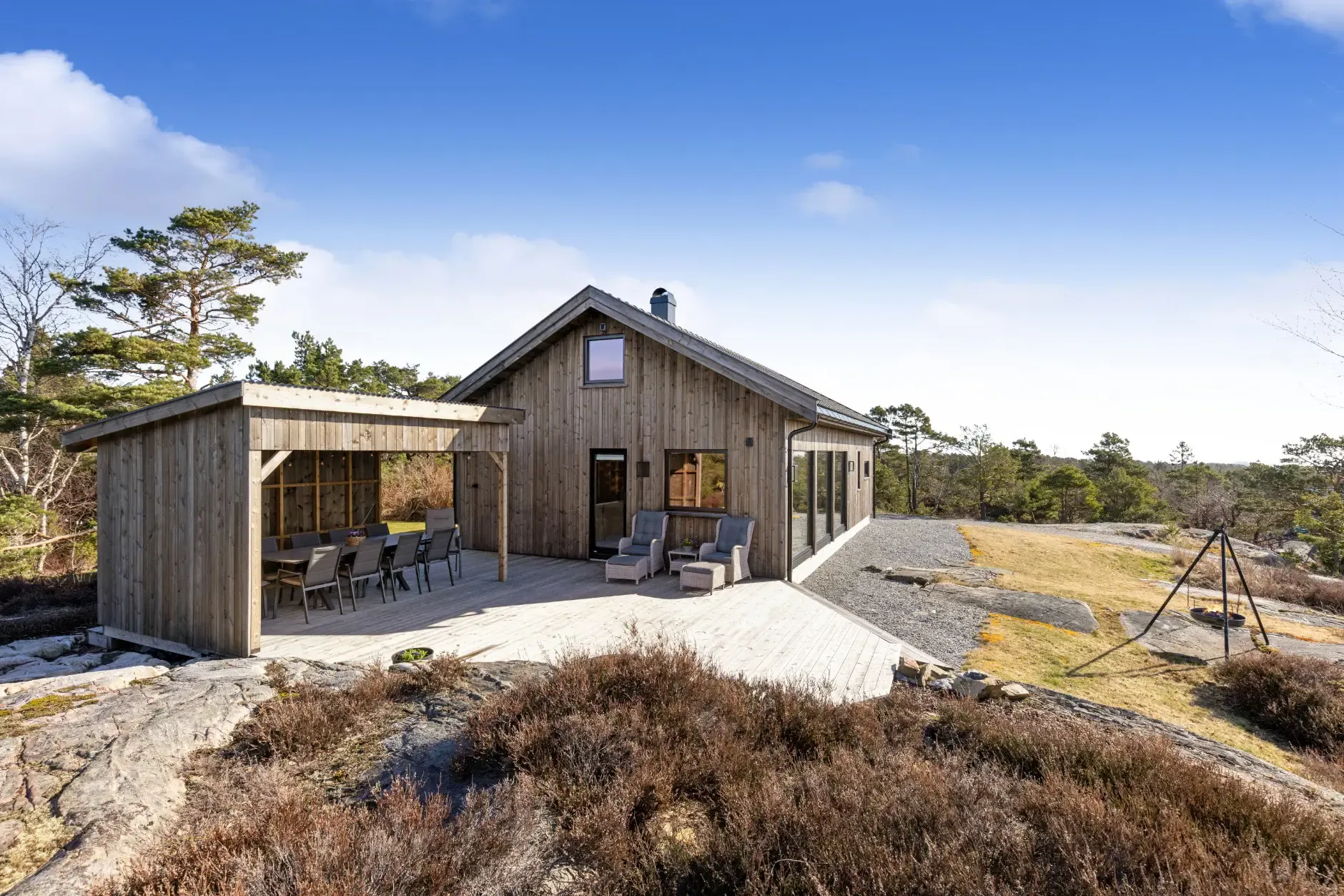 Modern 3-Bedroom Cabin in Grimstad with Sea Views and Expansive Terrace - View image 27 of 28