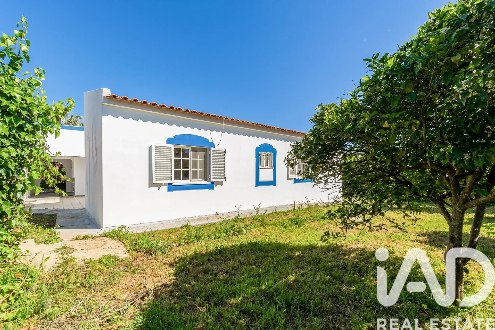 Spacious 3-Bedroom House with Terrace and Parking in Sunny Portimão - View image 6 of 37