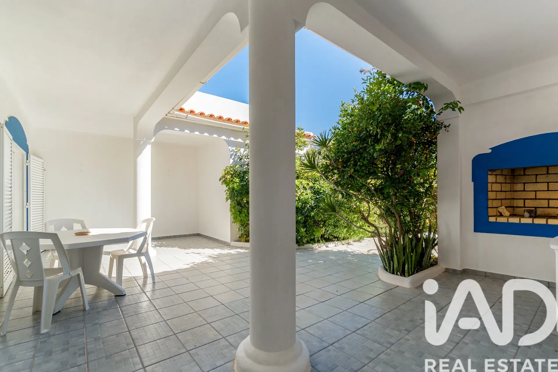 Spacious 3-Bedroom House with Terrace and Parking in Sunny Portimão - View image 21 of 37
